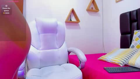 mia sofia online show from 10.20.25