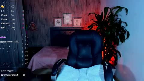 Snapshot of miichael_black chatting on 09.25.25 Michael Black online show from 09.25.25