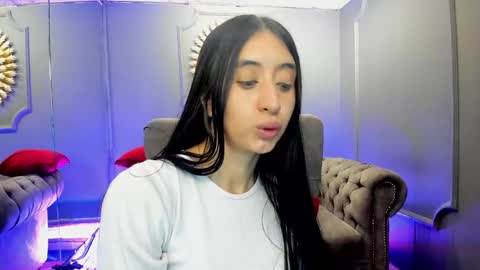 Snapshot of miilu__1 chatting on 02.15.25 miilu online show from 02.15.25