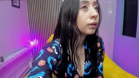 Snapshot of miilu__1 chatting on 09.19.25 miilu online show from 09.19.25