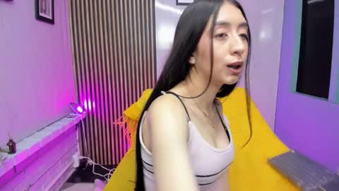 Snapshot of miilu__1 chatting on 10.03.25 miilu online show from 10.03.25