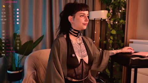 Snapshot of mika_moon_ chatting on 12.09.24 mika_moon_ online show from 12.09.24