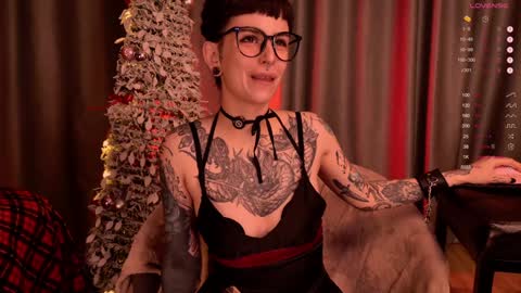 Snapshot of mika_moon_ chatting on 01.04.25 mika_moon_ online show from 01.04.25