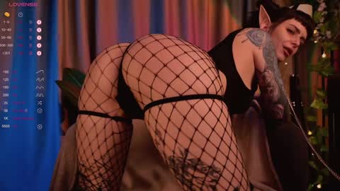 Snapshot of mika_moon_ chatting on 02.01.25 mika_moon_ online show from 02.01.25