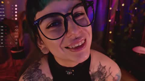 Snapshot of mika_moon_ chatting on 02.12.25 mika_moon_ online show from 02.12.25