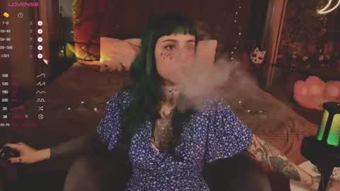 Snapshot of mika_moon_ chatting on 02.26.25 mika_moon_ online show from 02.26.25