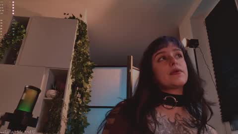 Snapshot of mika_moon_ chatting on 10.23.25 mika_moon_ online show from 10.23.25