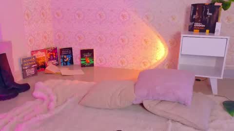 mika_velvet online show from 04.15.26