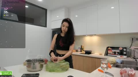 Miko now i live in Vietnam online show from 02.18.25