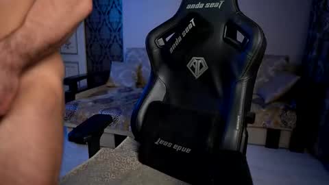 mike0xx online show from 12.17.25