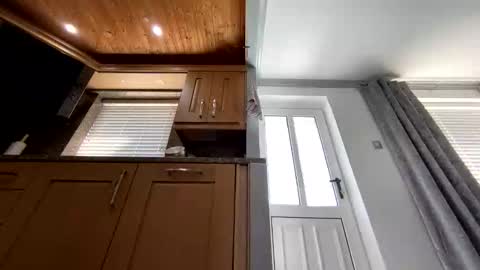 mike26051 online show from 09.10.25