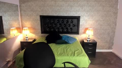 Snapshot of mike2_wills chatting on 12.05.24 Mike2 wills online show from 12.05.24