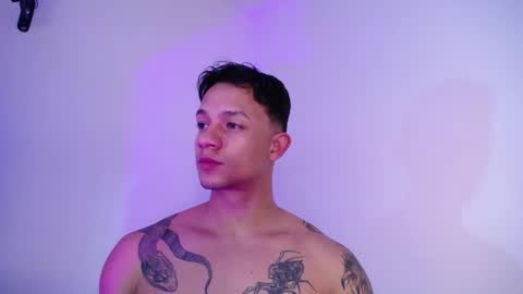 Snapshot of mike2_wills chatting on 12.14.24 Mike2 wills online show from 12.14.24