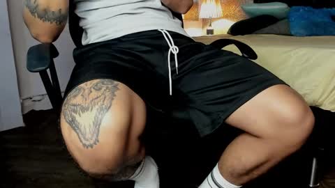 Snapshot of mike2_wills chatting on 12.28.24 Mike2 wills online show from 12.28.24