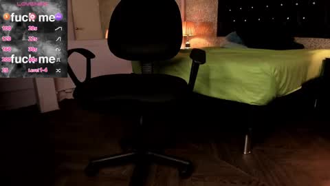 Snapshot of mike2_wills chatting on 01.25.25 Mike2 wills online show from 01.25.25