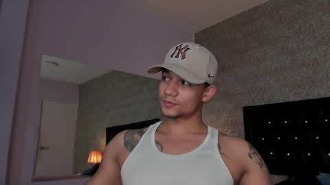 Snapshot of mike2_wills chatting on 01.28.25 Mike2 wills online show from 01.28.25