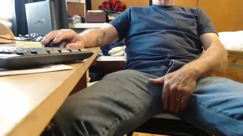 Snapshot of mike694fun chatting on 11.17.25 mike694fun online show from 11.17.25