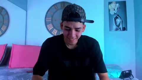 Mike 0233 online show from 12.31.24