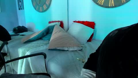 Mike 0233 online show from 01.19.25