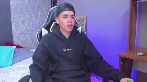 Mike 0233 online show from 03.06.25