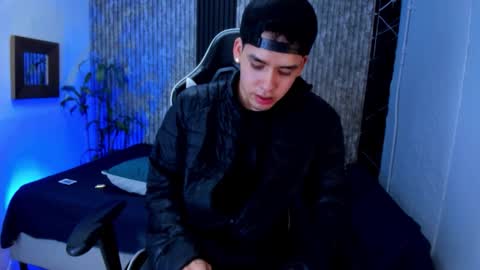 Mike 0233 online show from 09.28.25