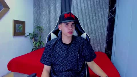 Mike 0233 online show from 11.18.25