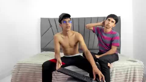 Snapshot of mike_and_adri chatting on 10.02.25 mike and adri online show from 10.02.25