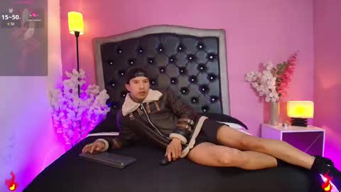 Snapshot of mike_and_sttar chatting on 11.07.25 Mike and Sttar online show from 11.07.25