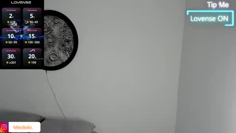 Snapshot of mike_belle chatting on 11.26.25 Mike Belle online show from 11.26.25