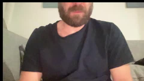 Snapshot of mike_berlin1 chatting on 10.25.25 MIke online show from 10.25.25