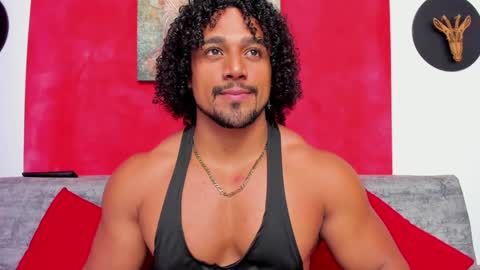 Snapshot of mike_estevess chatting on 12.04.24 online show from 12.04.24