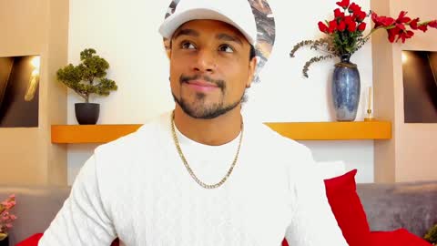 Snapshot of mike_estevess chatting on 12.06.24 online show from 12.06.24