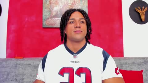 Snapshot of mike_estevess chatting on 12.15.24 online show from 12.15.24