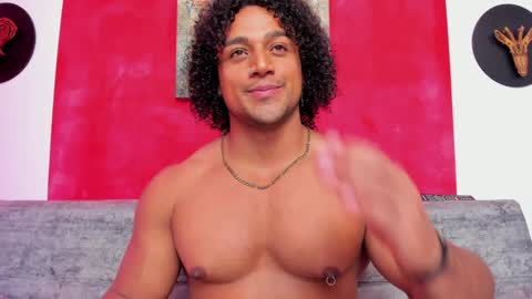 Snapshot of mike_estevess chatting on 12.19.24 online show from 12.19.24