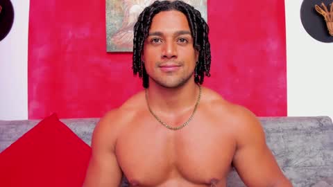 Snapshot of mike_estevess chatting on 12.20.24 online show from 12.20.24