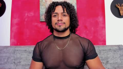 Snapshot of mike_estevess chatting on 01.08.25 online show from 01.08.25