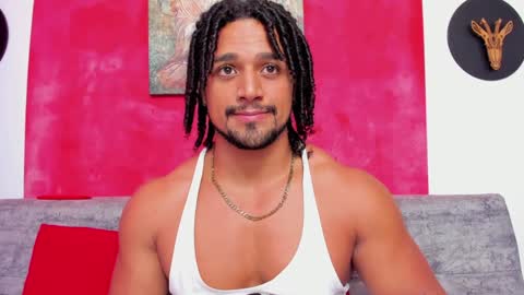 Snapshot of mike_estevess chatting on 01.12.25 online show from 01.12.25