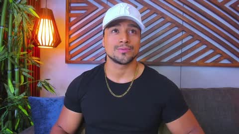 Snapshot of mike_estevess chatting on 01.24.25 online show from 01.24.25