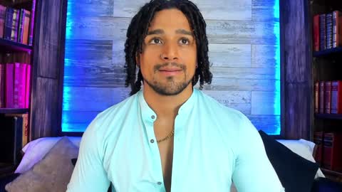 Snapshot of mike_estevess chatting on 01.25.25 online show from 01.25.25