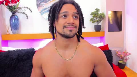 Snapshot of mike_estevess chatting on 01.30.25 online show from 01.30.25