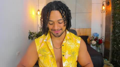 Snapshot of mike_estevess chatting on 01.31.25 online show from 01.31.25