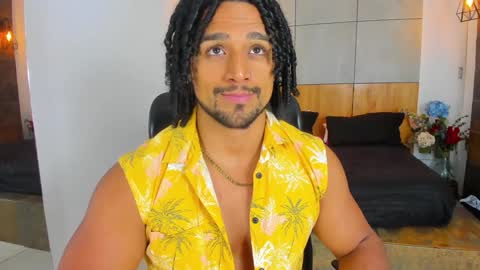 Snapshot of mike_estevess chatting on 01.31.25 online show from 01.31.25