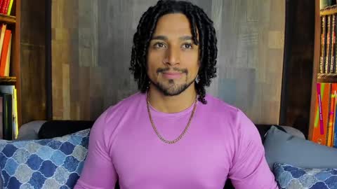 Snapshot of mike_estevess chatting on 02.04.25 online show from 02.04.25