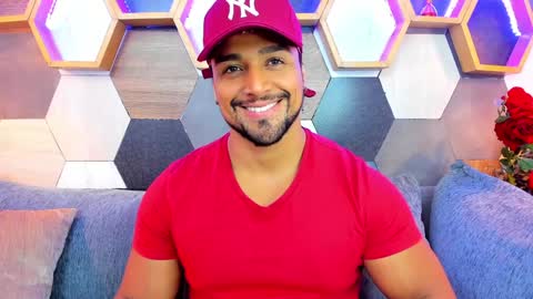 Snapshot of mike_estevess chatting on 02.06.25 online show from 02.06.25