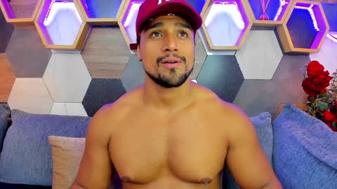 Snapshot of mike_estevess chatting on 02.06.25 online show from 02.06.25