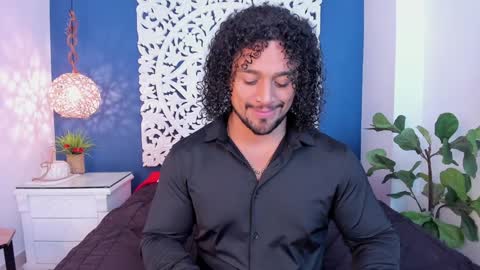 Snapshot of mike_estevess chatting on 02.08.25 online show from 02.08.25