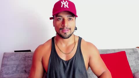 Snapshot of mike_estevess chatting on 02.09.25 online show from 02.09.25