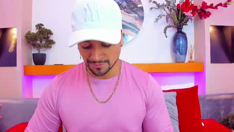 Snapshot of mike_estevess chatting on 02.20.25 online show from 02.20.25