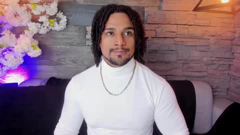 Snapshot of mike_estevess chatting on 02.23.25 online show from 02.23.25