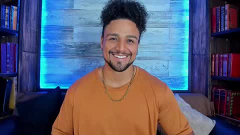 Snapshot of mike_estevess chatting on 03.07.25 online show from 03.07.25